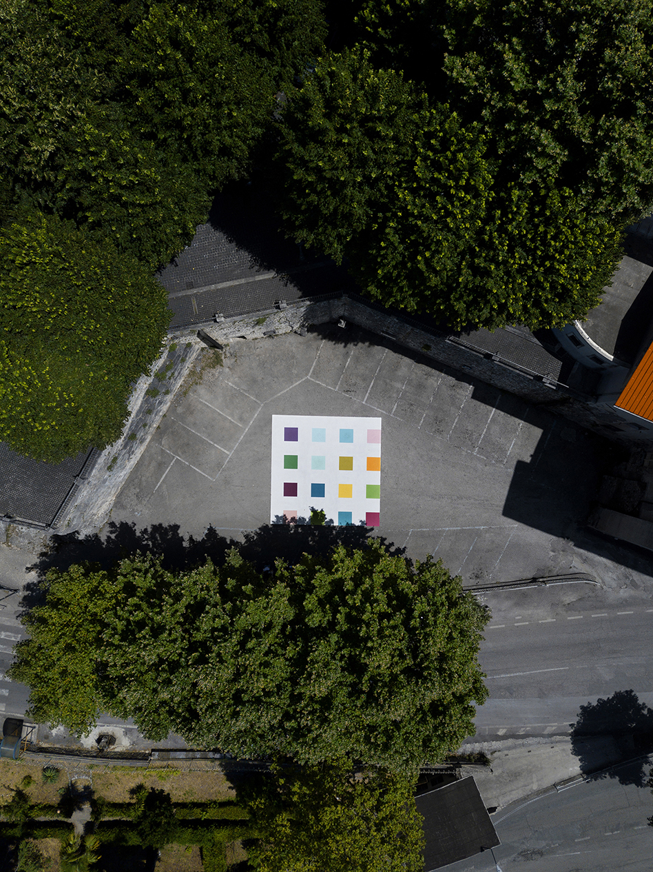 Limiti-8Mt X 8Mt – Pavement Art / Painting with plastometric resins-©2020 – edition of 1-Piazzale Curzio Castagnacci – Italy, Lazio, Alatri